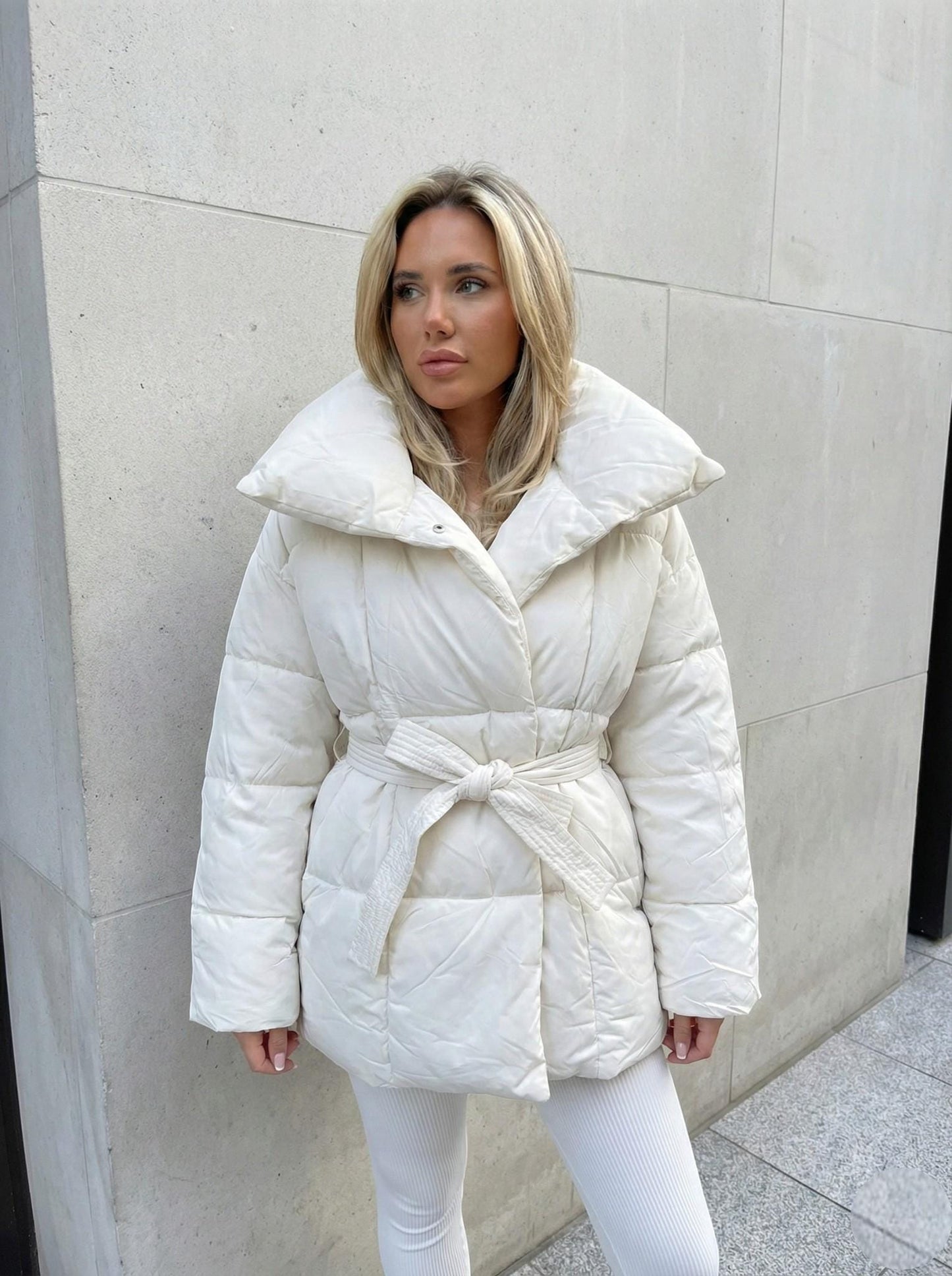 Women’s Belted Puffer Jacket – Oversized Winter Coat with High Collar, Cozy Warm Quilted Jacket, Stylish Cold Weather Outerwear